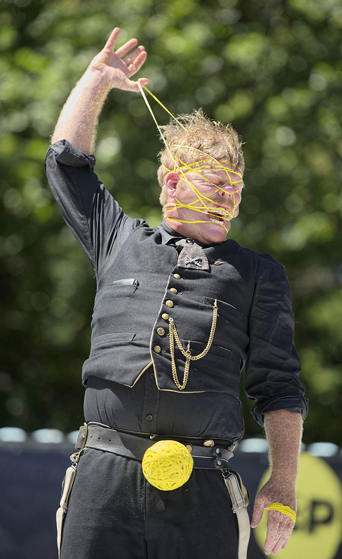 FEA_PhotoReporters_Rubberband-Boy-Shay-Horay-at-World-Buskers-Festival_Christchurch_NZ_002