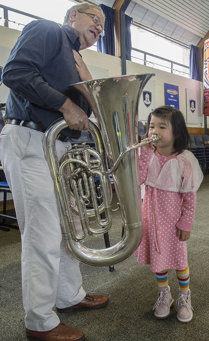 FEA_PhotoReporters_try-an-Instrument-day-at-School-of-Music_Christchurch_NZ